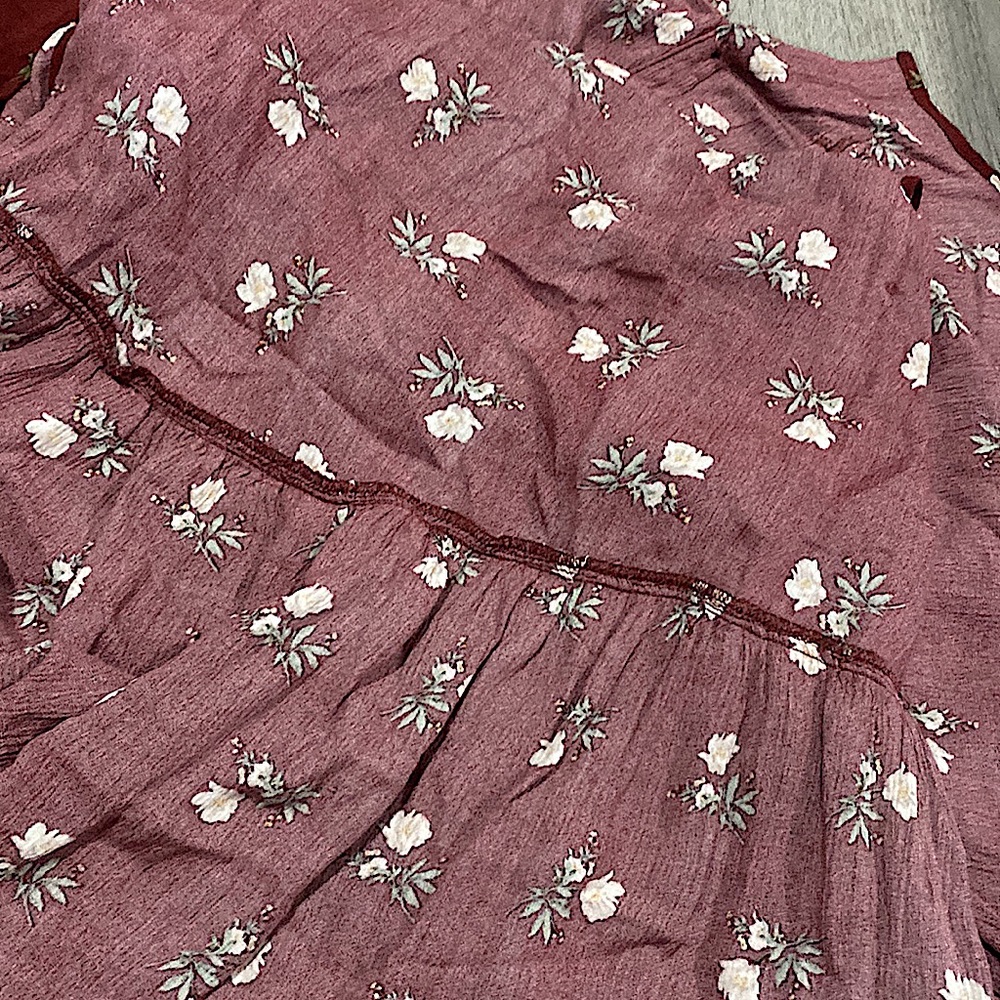 American Eagle Maroon/ Flowered Blouse Women’s - image 8